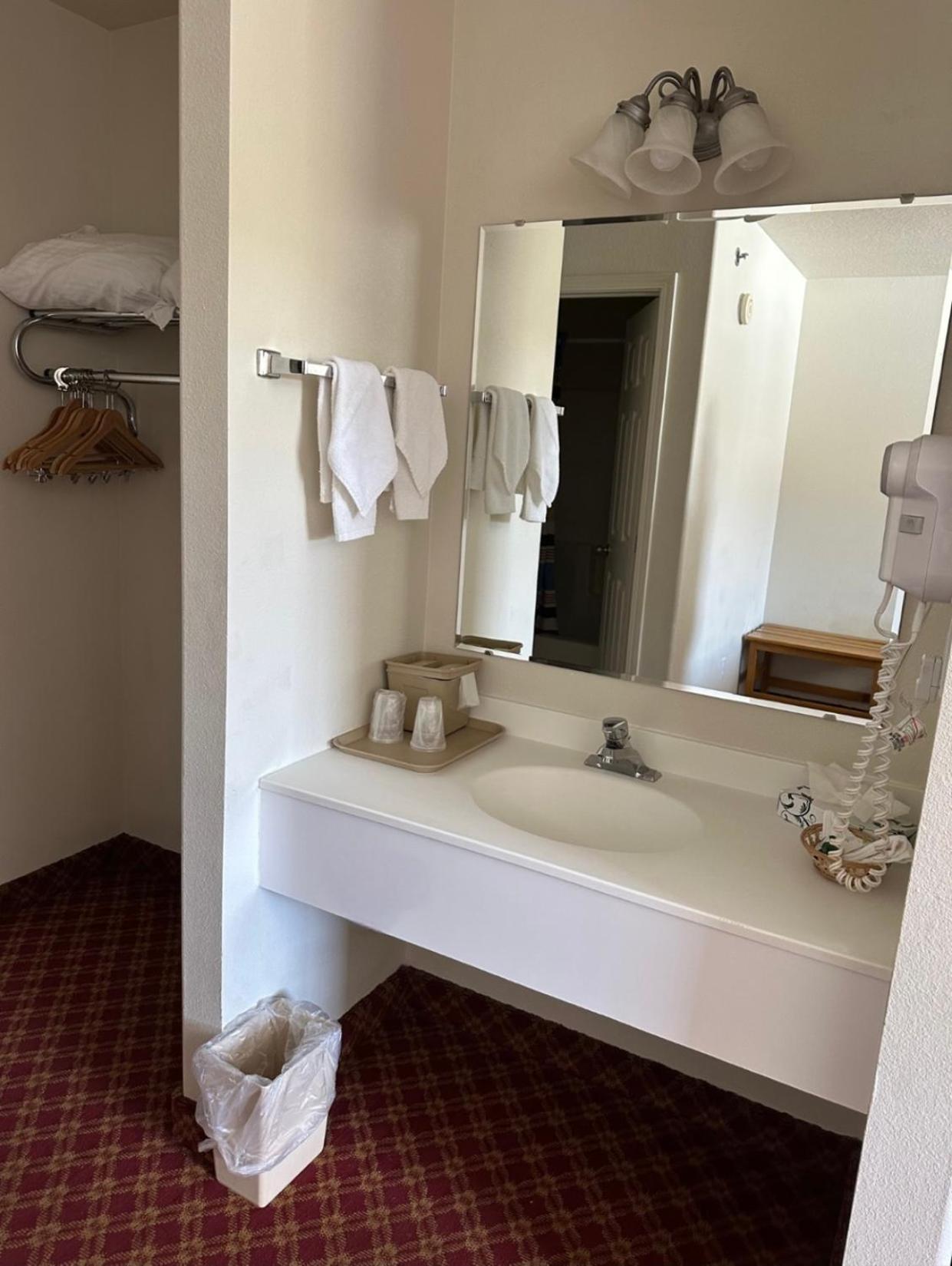 Columbine Inn And Suites Лідвілл Екстер'єр фото